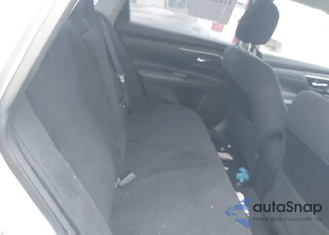 2015 Nissan Altima 2.5 S z USA, uszkodzony, nr VIN 1N4AL3AP6FC472287